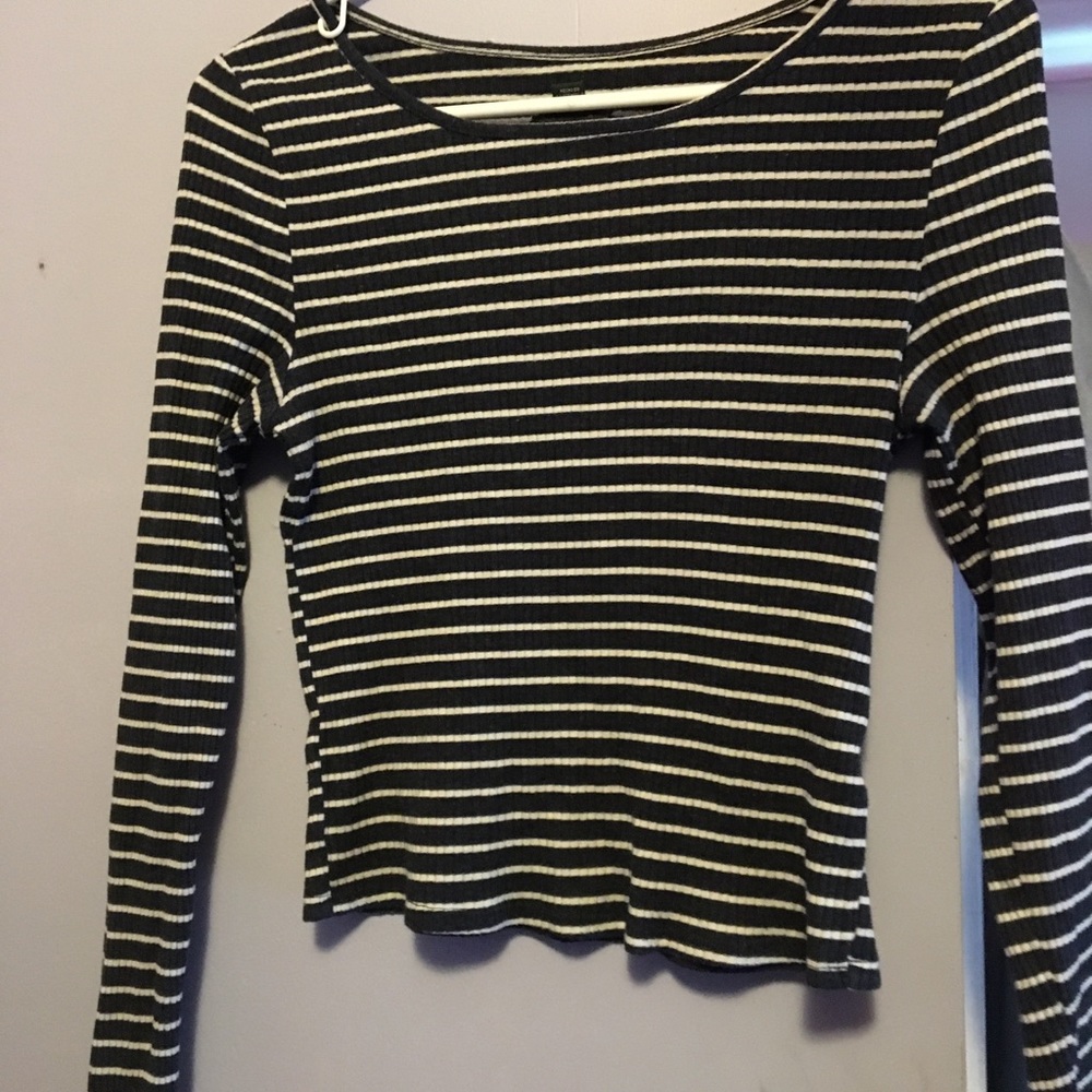 Women’s wild fable medium long sleeve crop top